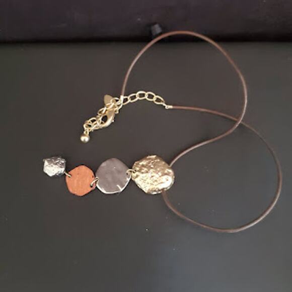 Chico's Gold Silver Copper Hammered Circle Disc Pendant Brown Leather Necklace - Picture 4 of 7
